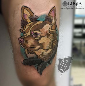 tatuaje-pierna-perro-color-logia-barcelona-zeus-errejota   
